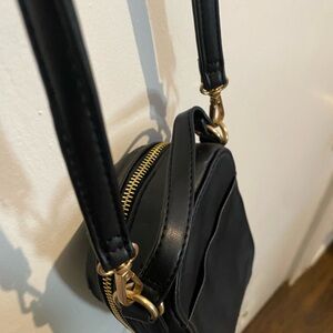 Elegant Black Leather Crossbody Bag